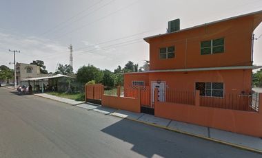 Casa en venta en Av Ursulo Galvan, Salmoral, Veracruz  G D