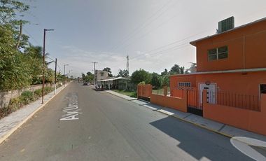 Casa en venta en Av Ursulo Galvan, Salmoral, Veracruz  G D