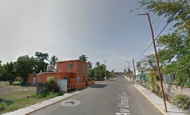 Casa en venta en Av Ursulo Galvan, Salmoral, Veracruz  G D
