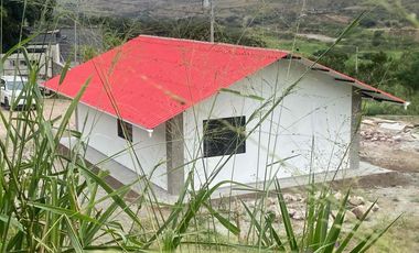 casa en venta a estrenar con amplio terreno en venta en YUNGUILLA Santa Isabel