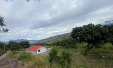 casa en venta a estrenar con amplio terreno en venta en YUNGUILLA Santa Isabel