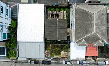 Super Rare! Hard-to-Find Plot!! Land with Building for Sale Next to The Mall Bangkae, Near MRT Lak Song! 77 Sq.wah | Red Zoning