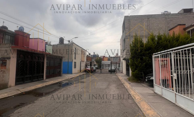 CASA EN VENTA EN ESTADO DE MEXICO, FRACC. PASEOS DE TULTEPEC. (206)