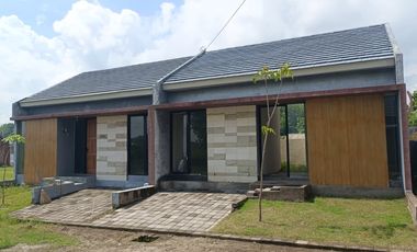 RUMAH MADIUN KOTA FASILITAS TWP AU