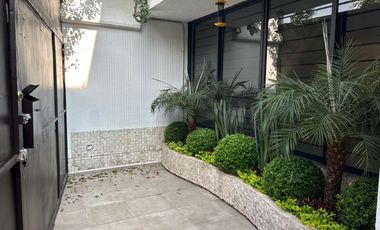 Casa en venta eje 6 casi esquina Calzada la Viga