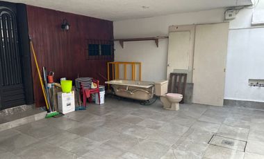 Casa en venta eje 6 casi esquina Calzada la Viga
