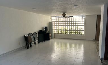 Casa en venta eje 6 casi esquina Calzada la Viga
