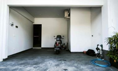 Modern Minimalist and Strategic Leashold Villa Kerobokan 
Gunung Tangkuban Bali