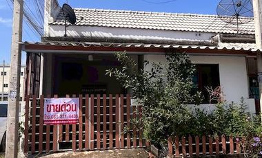 Single floor high townhouse, near Rojana Industrial Estate, Ayutthaya, near many shopping malls, convenient transportation.