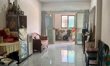 Single floor high townhouse, near Rojana Industrial Estate, Ayutthaya, near many shopping malls, convenient transportation.