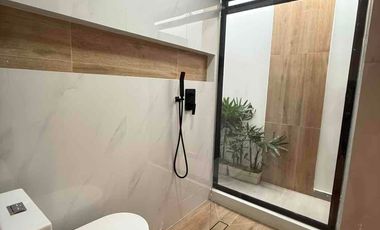 urdesa alquiló casa de LUJO por estrenar
