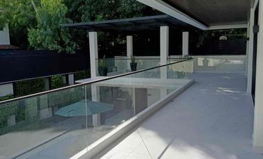 HOUSE & LOT AYALA ALABANG