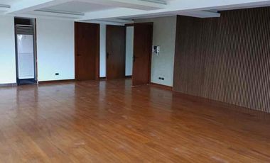 HOUSE & LOT AYALA ALABANG