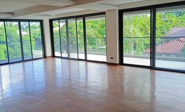 HOUSE & LOT AYALA ALABANG