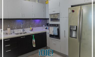 Departamento con Vista al Mar en Edificio Arrecife, Pedro Balda – Manta