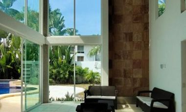 C112 Venta de Casa 3 recamaras piscina Residencial I en Ixtapa