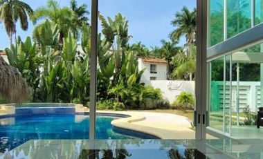 C112 Venta de Casa 3 recamaras piscina Residencial I en Ixtapa