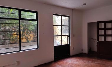 RENTA CASA CON USO DE OFICINAS ADMINISTRATIVAS, Altamira, Colonia Miravalle, Alcaldía Benito Juárez, CDMX.
