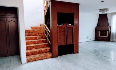 RENTA CASA CON USO DE OFICINAS ADMINISTRATIVAS, Altamira, Colonia Miravalle, Alcaldía Benito Juárez, CDMX.