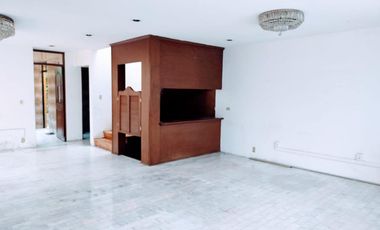 RENTA CASA CON USO DE OFICINAS ADMINISTRATIVAS, Altamira, Colonia Miravalle, Alcaldía Benito Juárez, CDMX.