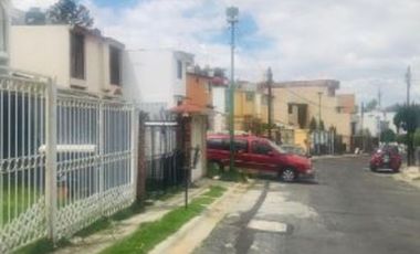 CASA EN REMATE, EN CDA. DEL AVESTRUZ, LAS ALAMEDAS, CIUDAD LÓPEZ MATEOS, EDO. DE MÉXICO