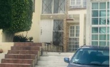 CASA EN REMATE, EN CDA. DEL AVESTRUZ, LAS ALAMEDAS, CIUDAD LÓPEZ MATEOS, EDO. DE MÉXICO