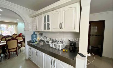 Venta de Casa un piso bien ubicada