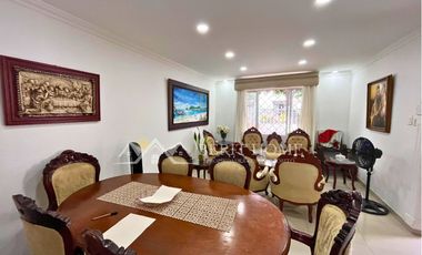 Venta de Casa un piso bien ubicada
