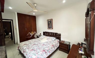Venta de Casa un piso bien ubicada