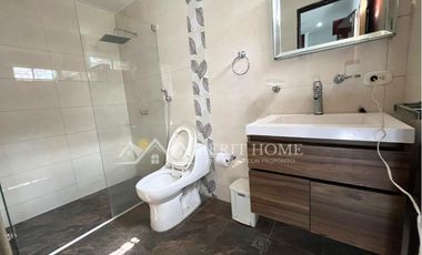 Venta de Casa un piso bien ubicada