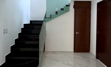 Casa en Venta Fraccionamiento La Campiña, Residencial Viñedos Privada La Rioja, Culiacan, Sinaloa.