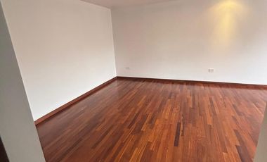 Rento departamento de tres dormitorios sector Carolina