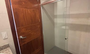 Rento departamento de tres dormitorios sector Carolina