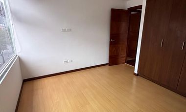 Rento departamento de tres dormitorios sector Carolina