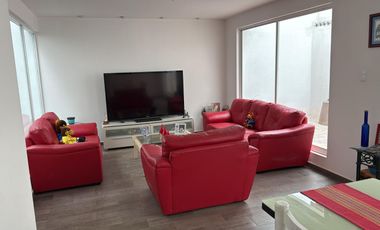 Casa en Venta en esquina en Priv. Forja Real