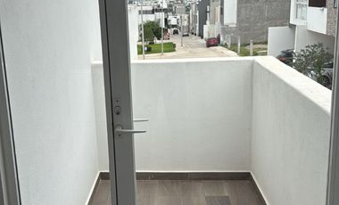 Casa en Venta en esquina en Priv. Forja Real