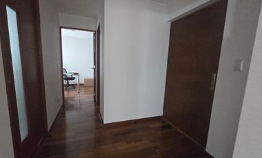 Departamento en Primer Piso de 222 m² de 3 Dorm. en Santiago de Surco