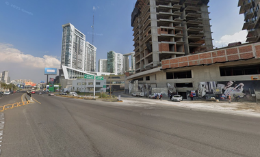 LOCAL EN RENTA EN EXCELENTE ZONA DE LUJO DE INTERLOMAS