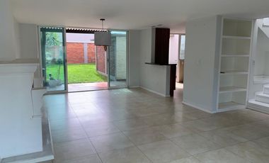CASA EN RENTA EN RESIDENCIAL BOSQUE DE LAS FUENTES, MODELO VERONA, CALIMAYA, A 15 MIN DE METEPEC
