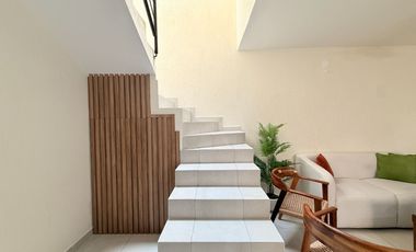 Casa en Venta de 4 habitaciones frente a parque, Alta California