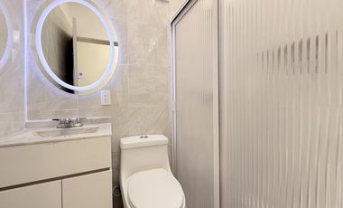 Casa en Venta de 4 habitaciones frente a parque, Alta California