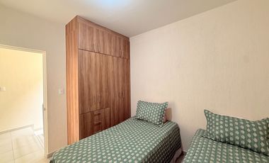 Casa en Venta de 4 habitaciones frente a parque, Alta California