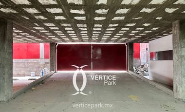 Renta | Bodega - Local Comercial | 1800 m² | Av 5 de Febrero | Querétaro