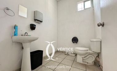 Renta | Bodega - Local Comercial | 1800 m² | Av 5 de Febrero | Querétaro