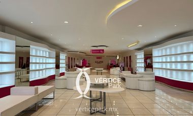 Renta | Bodega - Local Comercial | 1800 m² | Av 5 de Febrero | Querétaro