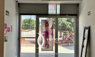 Renta | Bodega - Local Comercial | 1800 m² | Av 5 de Febrero | Querétaro