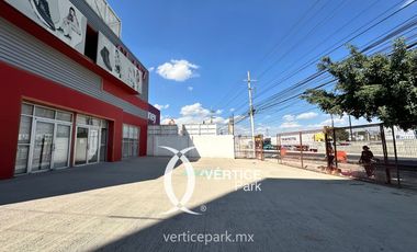 Renta | Bodega - Local Comercial | 1800 m² | Av 5 de Febrero | Querétaro