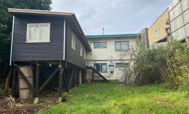 Venta de Casa con amplio terreno con excelente ubicación