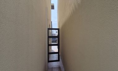 Casa en Venta en Samborondon, 3 Habitaciones, 3 Baños, Patio, Garaje, Nueva a Estrenar, Piscina, Parques. Via Salitre