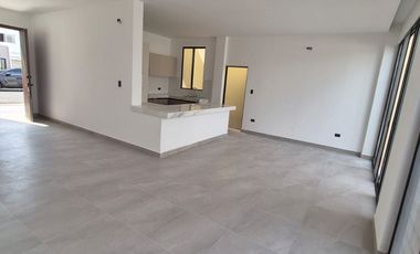 Casa en Venta en Samborondon, 3 Habitaciones, 3 Baños, Patio, Garaje, Nueva a Estrenar, Piscina, Parques. Via Salitre